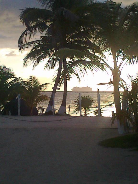 Las Cabanas Del Doctor Mahahual Exterior photo