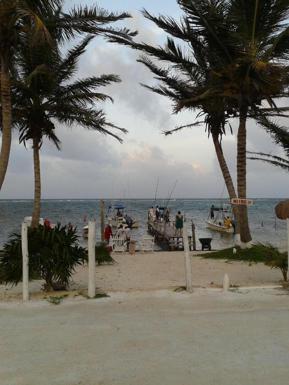 Las Cabanas Del Doctor Mahahual Exterior photo