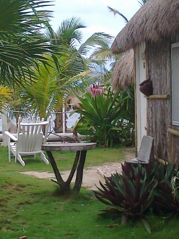 Las Cabanas Del Doctor Mahahual Exterior photo