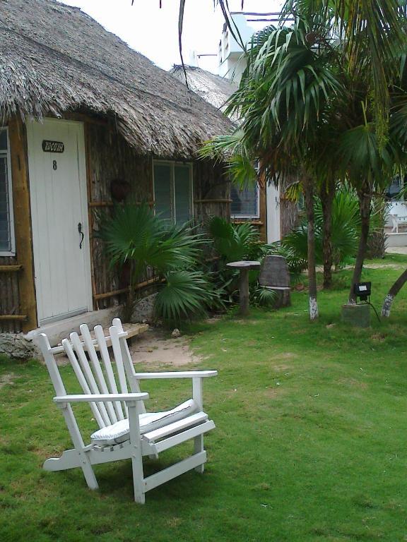 Las Cabanas Del Doctor Mahahual Exterior photo