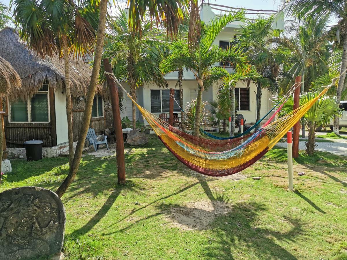 Las Cabanas Del Doctor Mahahual Exterior photo