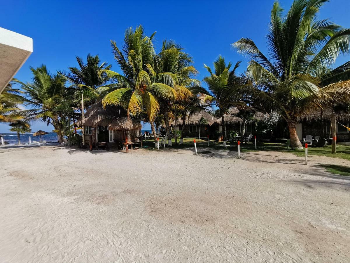 Las Cabanas Del Doctor Mahahual Exterior photo