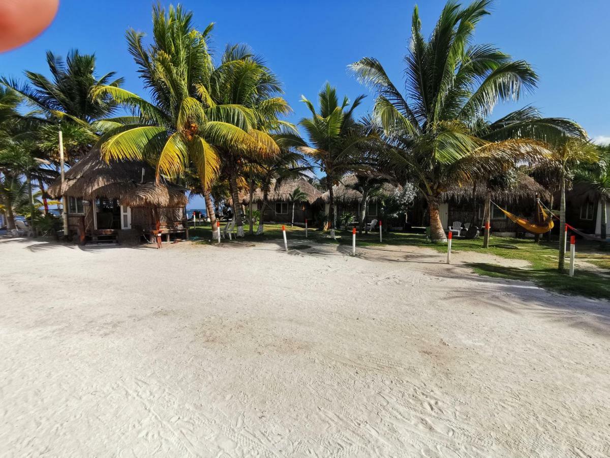 Las Cabanas Del Doctor Mahahual Exterior photo