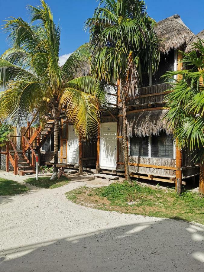 Las Cabanas Del Doctor Mahahual Exterior photo