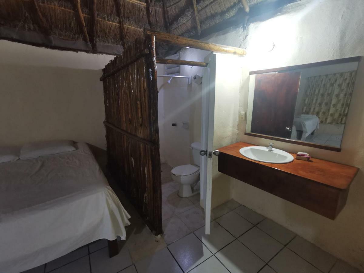 Las Cabanas Del Doctor Mahahual Exterior photo