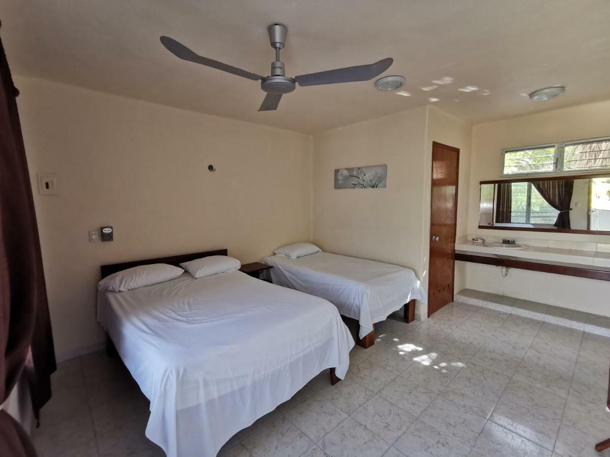 Las Cabanas Del Doctor Mahahual Exterior photo