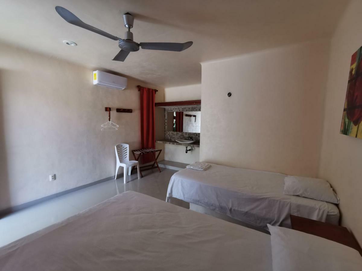Las Cabanas Del Doctor Mahahual Exterior photo